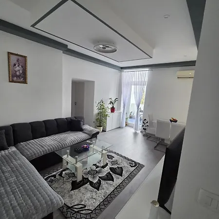 Sea View With Garage Apartment *